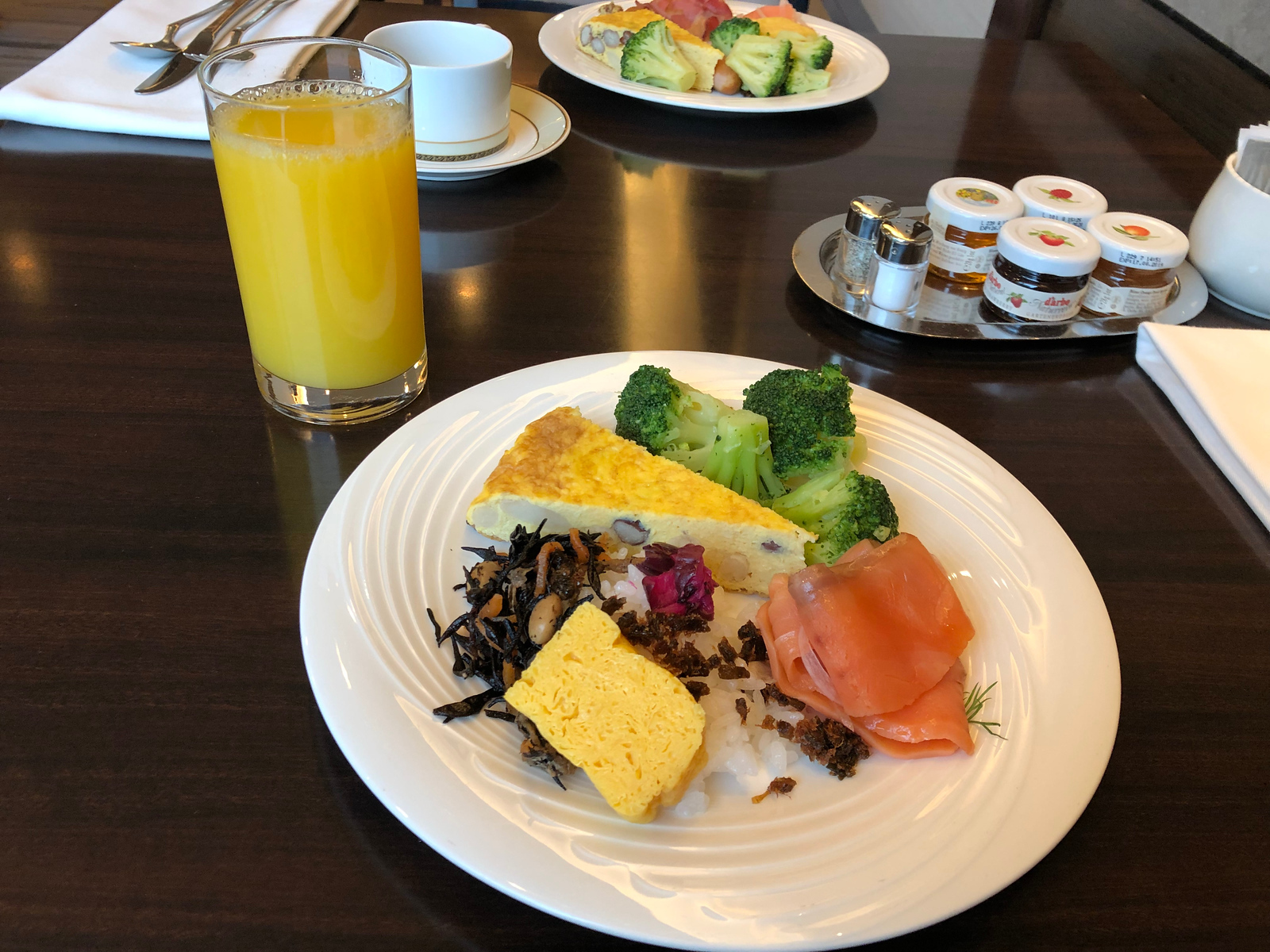 Featured image of post Day 5 in Tokyo: Mt. Fuji Shibazakura Festival, Standing Sushi Bar - April 26, 2019