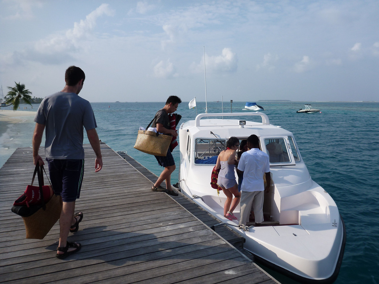 Day 6 and 7 at the Conrad Maldives: whale sharks, Ithaa, snorkeling - April 2-3, 2014